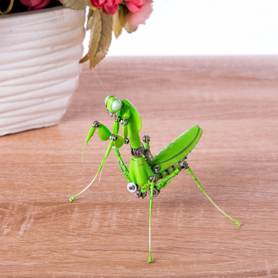 green mantis steampunk bug  assembled model kits metal 3d  sculpture crafts